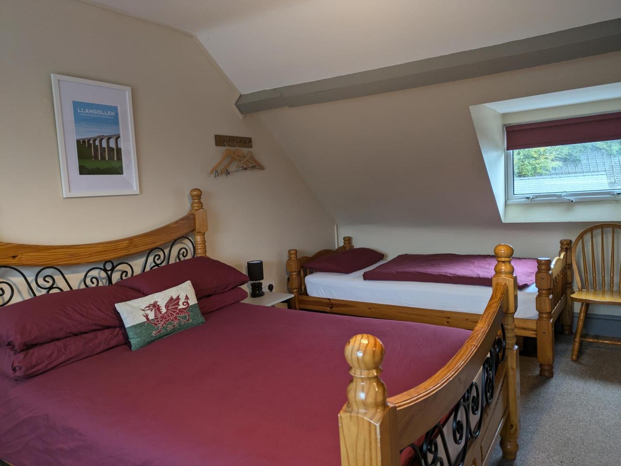 Llangollen Hostel Guest Rooms - No Dormitories - Self Catering Chambre photo