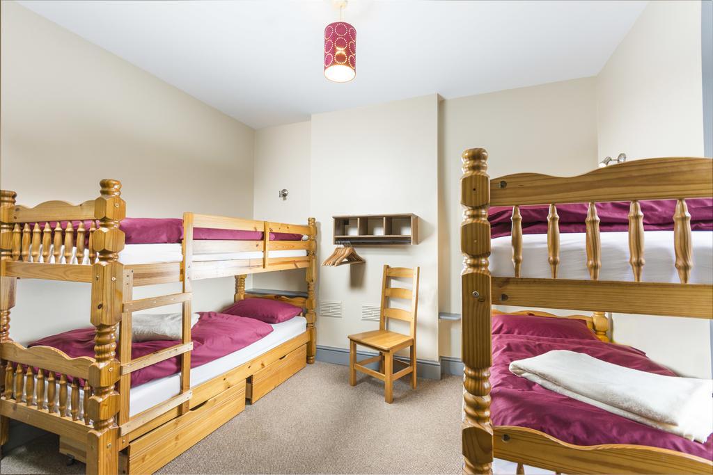 Llangollen Hostel Guest Rooms - No Dormitories - Self Catering Extérieur photo